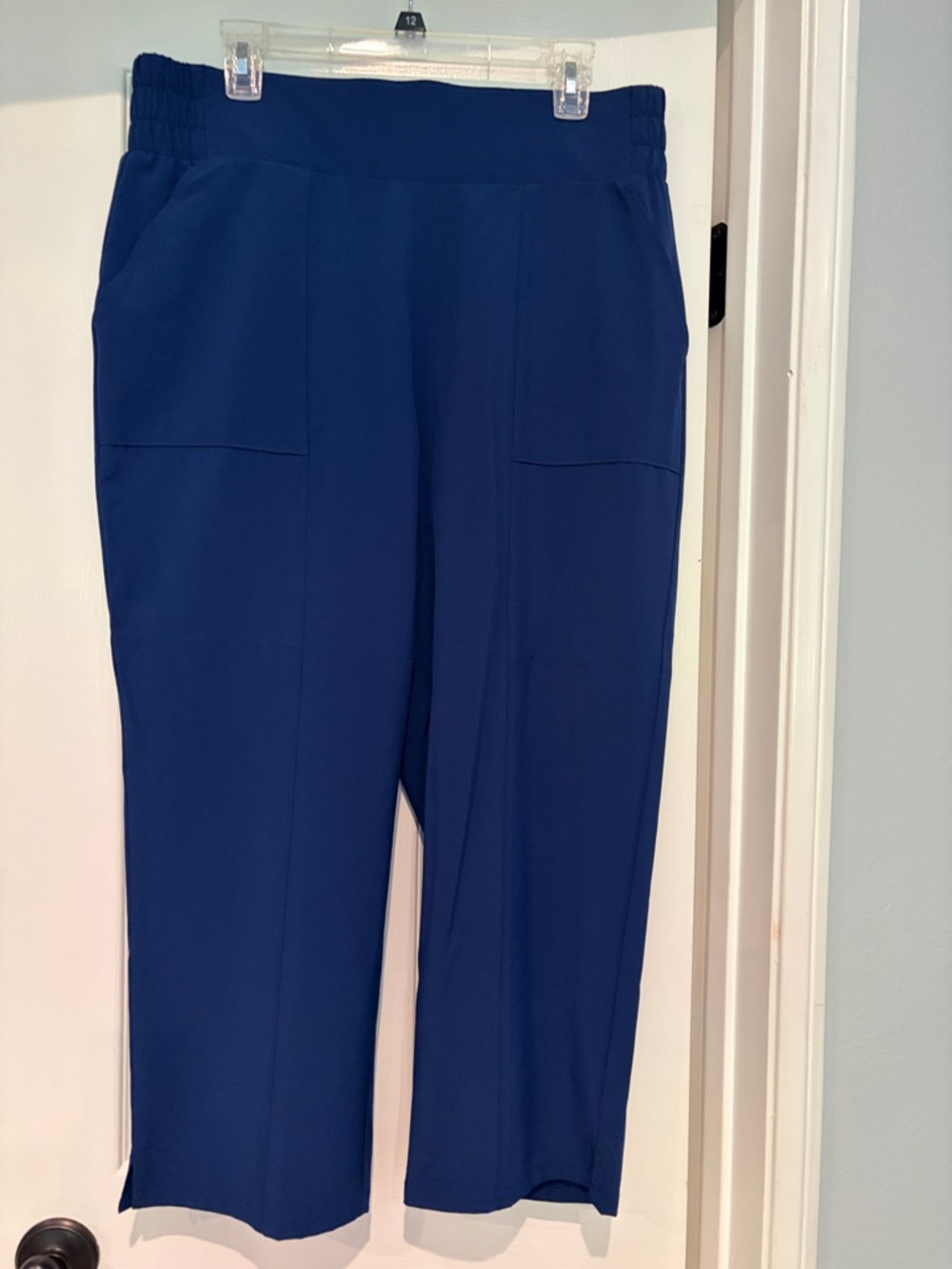 NWT Croft & Barrow Mid-Rise Tapered Crop Pants - Large - Felix Navy - Wicking